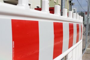 Absperrung vor einer Baustelle. Foto: Patrick Sommer/Pixabay
