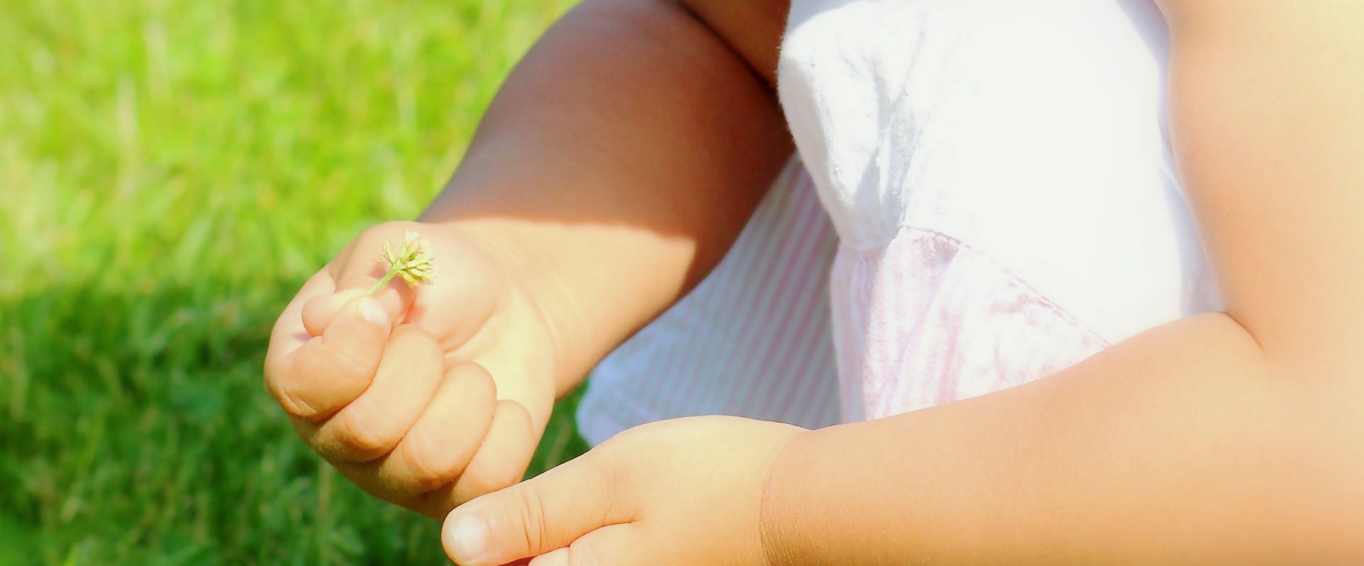 kleine Forscherin. Helene Souza/pixelio