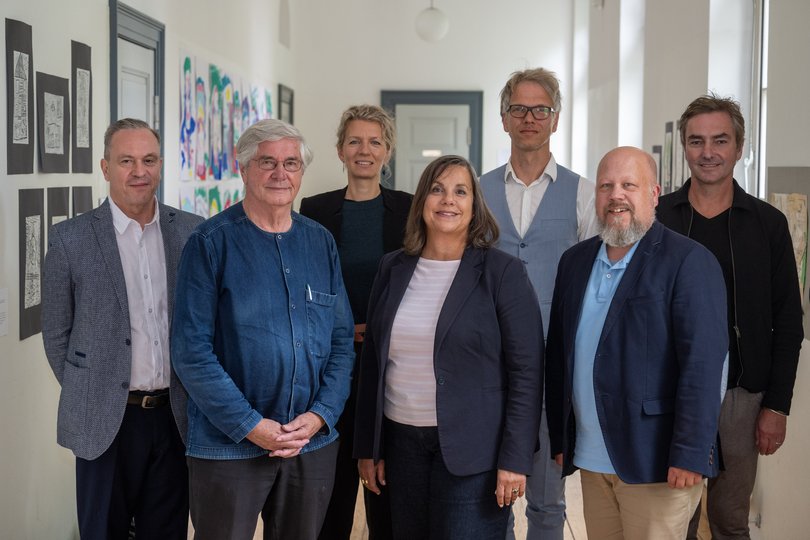 Der neue Gestaltungsbeirat bei seiner ersten Sitzung (von links): Professor Jürgen Weidinger, Helmut Riemann, Dr. Uta Gelbke, Stadtbaurätin Christine-Petra Schacht, Professor Volker Katthagen, Eike Schnitker sowie Christof Gemeiner. Foto: Sascha Stüber
