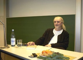 Schriftsteller Zoran Drvenkar im Seminar. Foto: Natalie Ebbecke / Institut für Germanistik, Carl von Ossietzky Universität