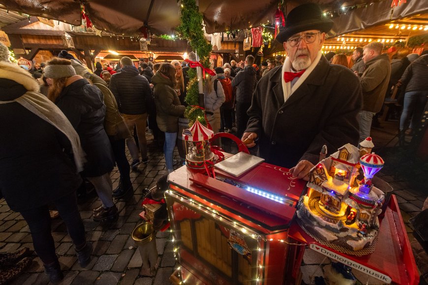 Drehorgelspieler auf dem Lamberti-Markt 2023. Foto: Sascha Stüber