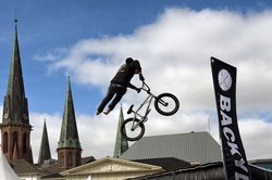 BMX-Show bei der Veranstaltung „Hallo Fahrrad!“ in Oldenburg. Foto: Hans-Jürgen Zietz