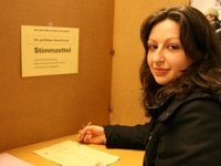 Woman in polling booth. Picture: Alexander Hauk/Pixelio.de