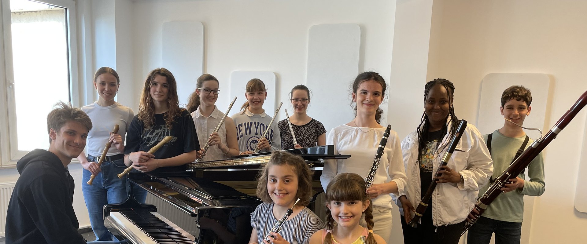 Teilnehmerinnen und Teilnehmer aus Oldenburg, die am Bundeswettbewerb Jugend musiziert teilgenommen haben. Foto: Stadt Oldenburg