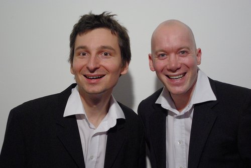 Szenische Lesung in der Stadtteilbibliothek Ofenerdiek: Schauspieler Markus Maria Winkler und Jürgen Wegscheider laden zu LiteraTierischem ein. Foto: Wolfgang Gebhard