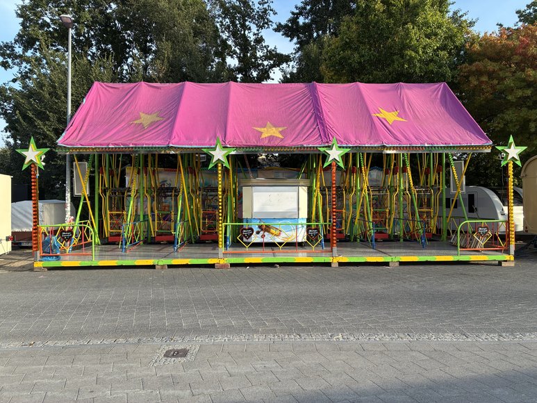 Das „Looping the Loop“ beim Aufbau am 28. September 2026. Foto: Stadt Oldenburg