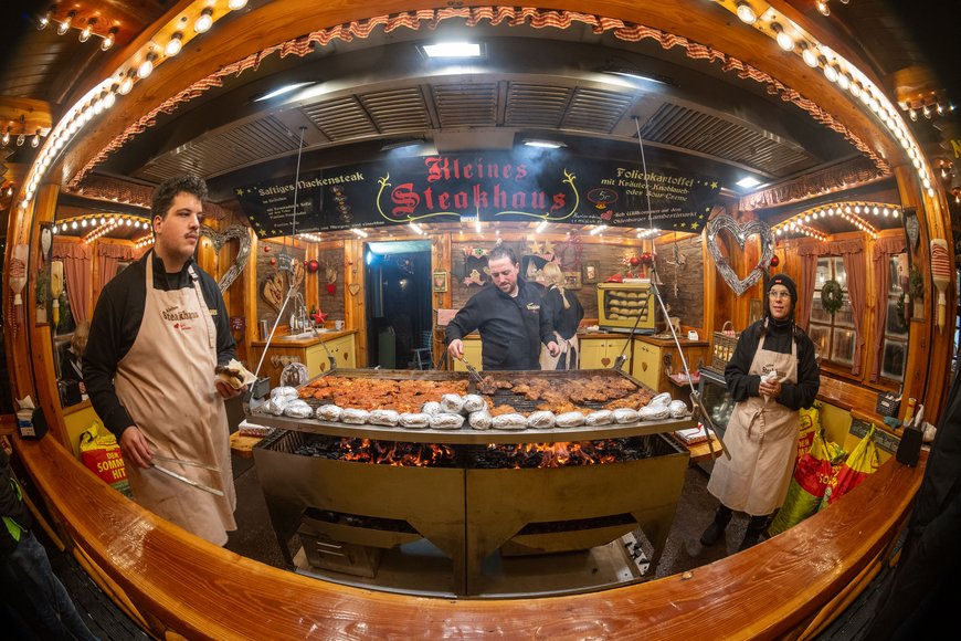 Das „Kleine Steakhaus“ auf dem Lamberti-Markt 2024. Foto: Sascha Stüber