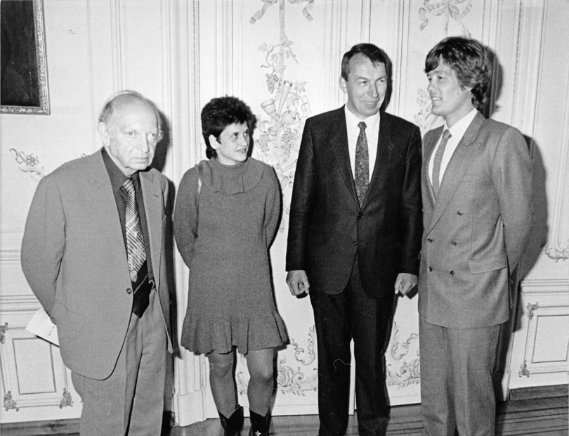 V.l.n.r.: Professor Dr. Löwenthal, Hannelore Oelke, damaliger Oberbürgermeister Dr. Heinrich Niewerth, Matthias von Hellfeld. Foto: Nordwest-Zeitung, Rump.