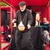 Vorschau: Puppenspieler jongliert mit Muffin. Foto: Richard Kachel