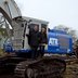 Vorschau: Herr OB Krogmann und die ehemalige Stadtbaurätin Frau Nießen auf einem Bagger. Foto: Stadt Oldenburg