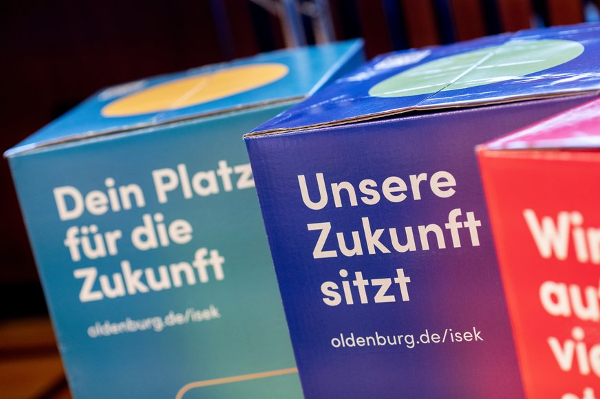 Ausstellungsmaterial bei der Veranstaltung. Foto: Hauke-Christian Dittrich