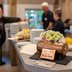 Vorschau: Buffet und Spendendose. Foto: Sascha Stüber