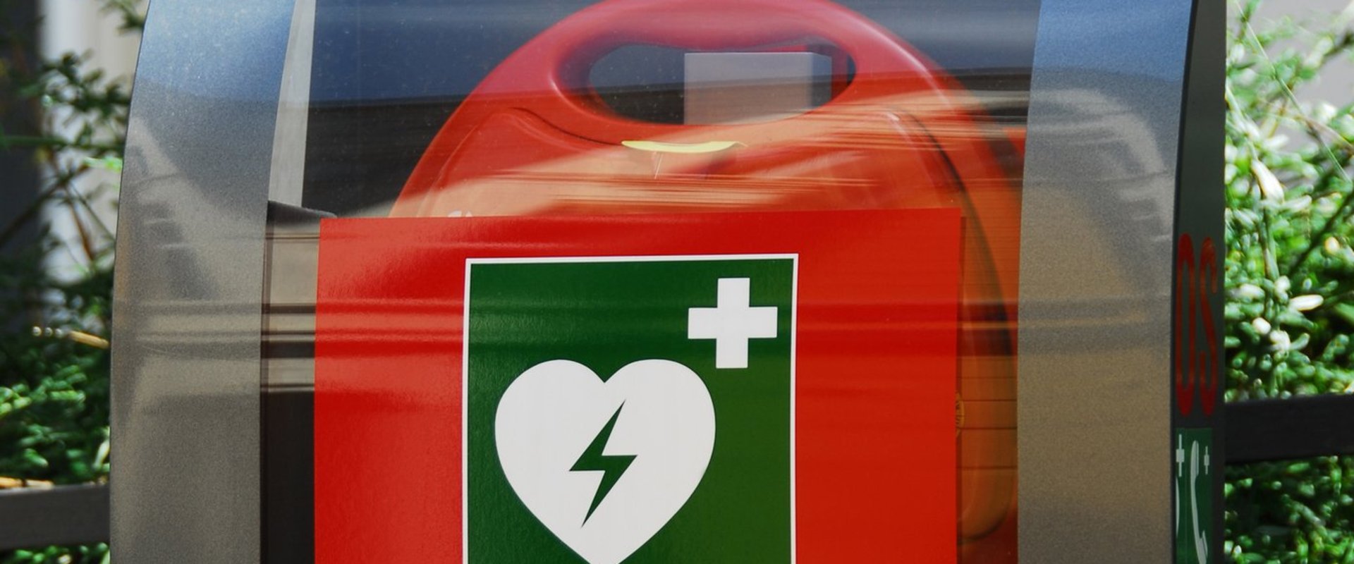 Defibrillator. Foto: H.D. Volz/Pixelio
