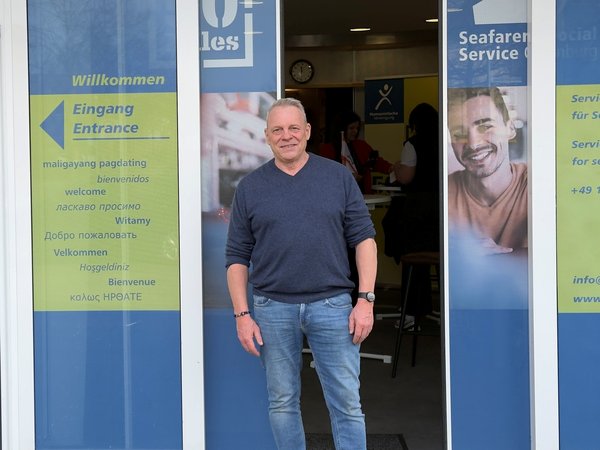 Jürgen Steinecke vor dem Club 50 Miles in der Cloppenburger Straße. Foto: Stadt Oldenburg  