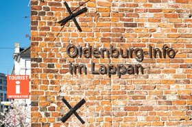 Lappan mit Schriftzug Oldenburg-Info. Foto: Mario Dirks/OTM