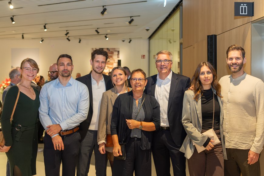 Jürgen Krogmann mit seiner Familie. Foto: Sascha Stüber