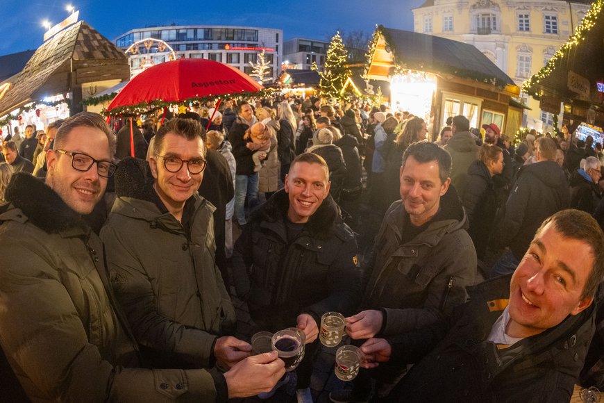 Besuchergruppe auf dem Lamberti-Markt 2024. Foto: Sascha Stüber