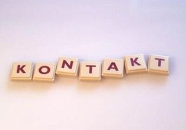Das Wort "Kontakt" aus Buchstabenplättchen. Foto: derateru/pixelio.de