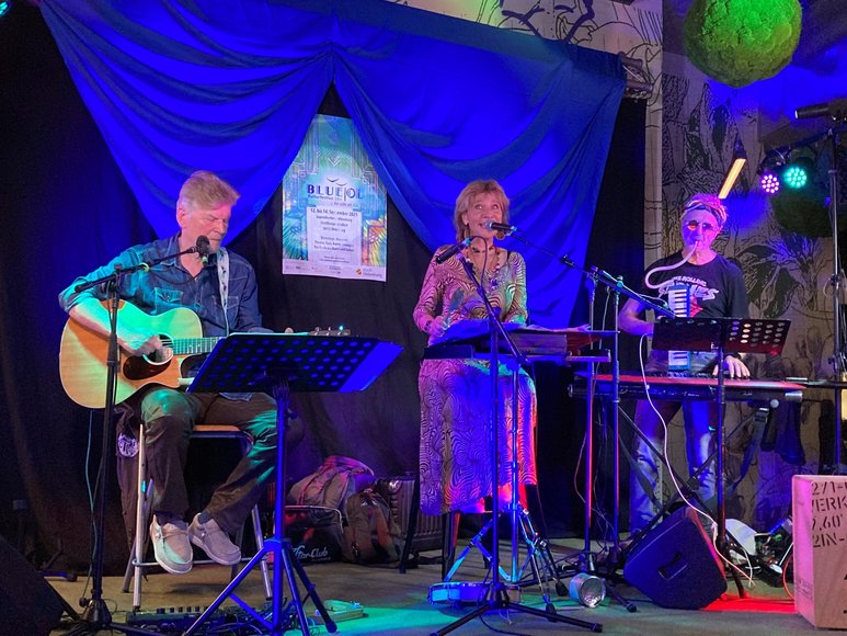 Die Band Heart of Gold (von links: Heinz Fröhling, Claudia Fröhling und Axel Kassner). Foto: Stadt Oldenburg