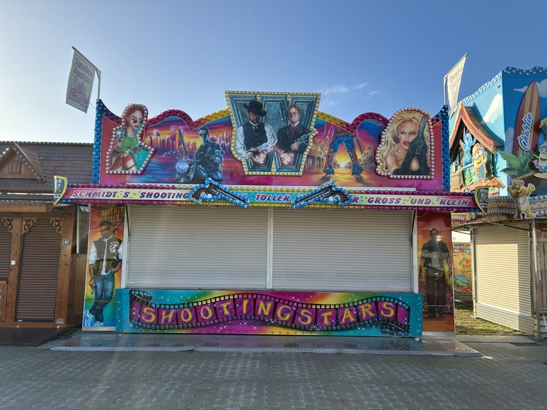 Ein Schießstand beim Aufbau am 24. September 2026. Foto: Stadt Oldenburg