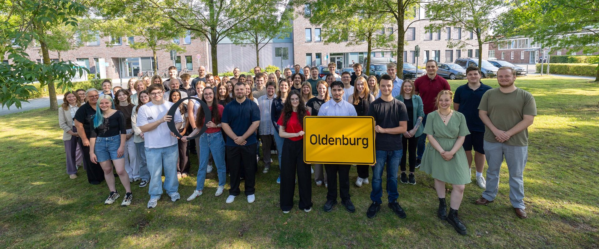 58 Nachwuchskräfte haben ihre Ausbildung oder ihr Studium Anfang August 2026 bei der Stadt Oldenburg gestartet. Foto: Sascha Stüber