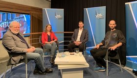 Im Studio von Oeins: Gerhard Snitjer (Moderator), Dirtje Gradtke, Steffen Trawinski, Dario Köster (Staatstheater). Foto: Frauke Sterwerf, VHS