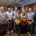 Vorschau: Bürgermeisterin Petra Averbeck, Vertreter der „Lütjen Lümmels“ und Michael Lorenz (Leiter des Bürger- und Ordnungsamtes) bei der Ehrung am 1. Oktober 2025. Foto: Sascha Stüber