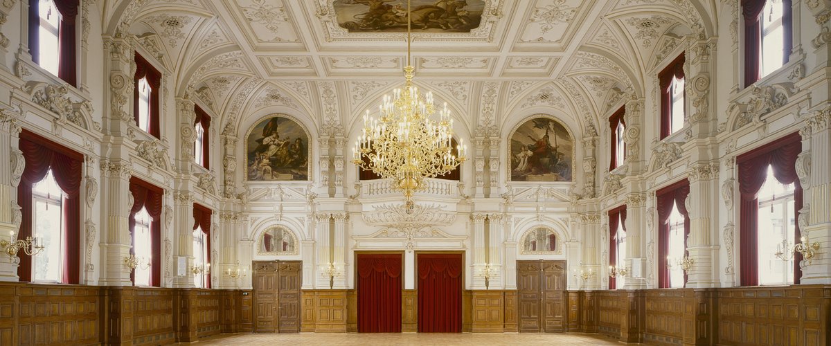 Brautpaare können standesamtlich im Großen Schlosssaal des Oldenburger Schlosses heiraten. Foto: Sven Adelaide