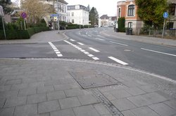 Vorher: So ist der Einmündungsbereich von der Gartenstraße zur Wilhelm-Wisser-Straße gestaltet. Foto: Stadt Oldenburg Vorher: So ist der Einmündungsbereich von der Gartenstraße zur Wilhelm-Wisser-Straße gestaltet. Foto: Stadt Oldenburg