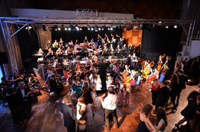 Der Sommernachtsball. Gemeinsames Konzert des Jugendorchesters und der Big Band. Foto: Jörg Hemmen