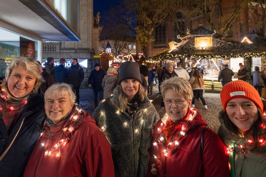 Eine Besuchergruppe auf dem Lamberti-Markt 2025. Foto: Sascha Stüber