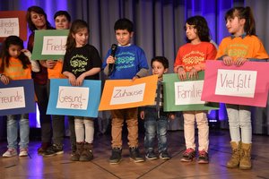 Zweiter Platz Integrationspreis 2016 - Projekt „Hand in Hand – Vorurteile und Fremdsein erkennen und Vielfalt anerkennen“. Foto: Tobias Frick