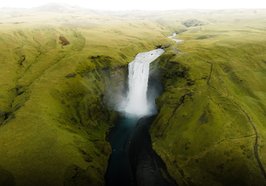 Wasserfall auf Island. Foto: Tomas Malik/Pexels