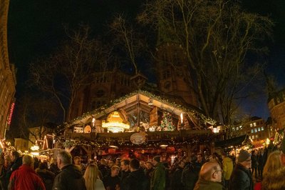Feuerzangenbowle auf dem Lamberti-Markt 2019. Foto: Sascha Stüber