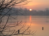 Sonnenaufgang am Bornhorster See. Foto: Werner Fuhlrott
