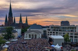 Blick auf den Schlossplatz während des Kultursommers. Foto: Sascha Stüber