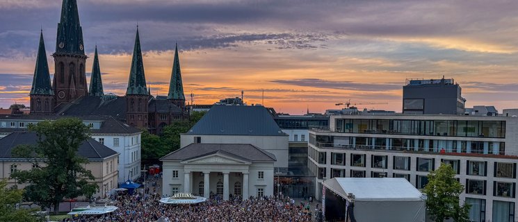 Blick auf den Schlossplatz während des Kultursommers. Foto: Sascha Stüber