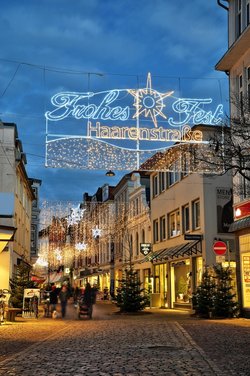 Haarenstraße mit Weihnachtsbeleuchtung. Foto: Hans-Jürgen Zietz