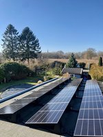 Beispielhafte Solaranlage auf einem Flachdach. Foto: privat