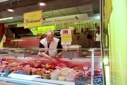 Corinna Schubert an ihrem Stand auf dem Wochenmarkt Pferdemarkt. Foto: Sascha Stüber