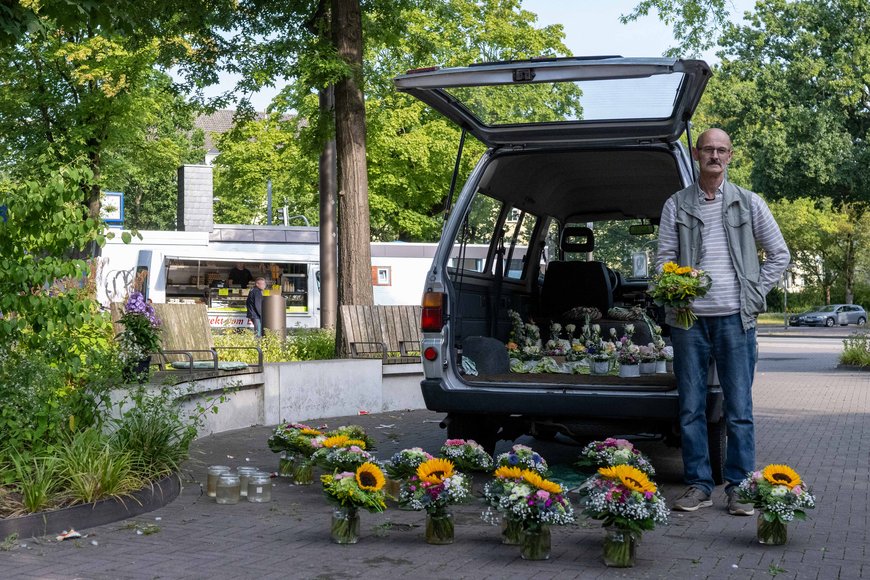 Blumen auf dem Wochenmarkt in Kreyenbrück. Foto: Sascha Stüber