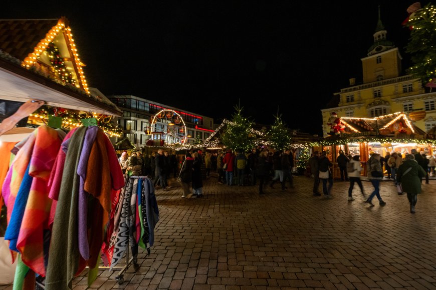 Blick auf den Schloßplatz beim Lamberti-Markt 2024. Foto: Sascha Stüber