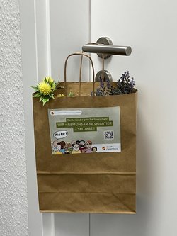Papiertüte „Tag der Nachbarschaft“. Foto: Stadt Oldenburg Papiertüte „Tag der Nachbarschaft“. Foto: Stadt Oldenburg