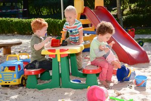 Spielende Kinder. Foto: Stadt Oldenburg