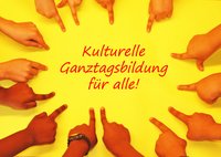 Kinderhände, die einen Kreis bilden und in der Mitte auf einen Satz zeigen. Dieter Schütz/pixelio.de