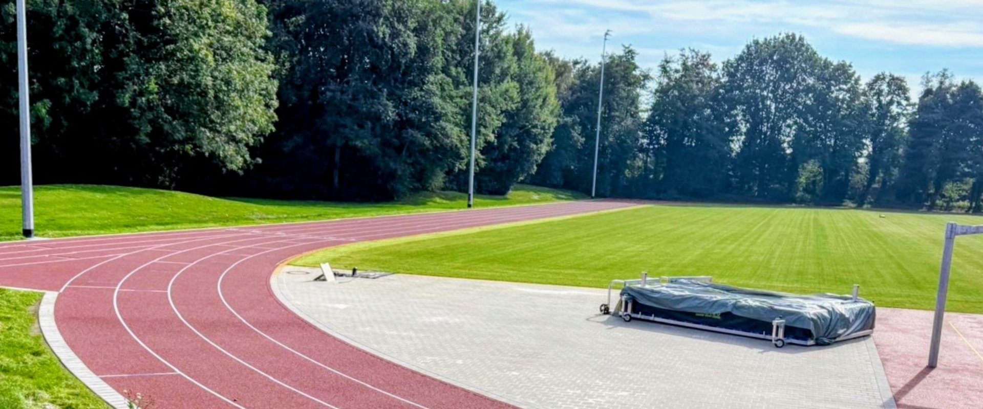 Neue Kunststofflaufbahn der Sportanlage an der Klingenbergstraße. Foto: Stadt Oldenburg