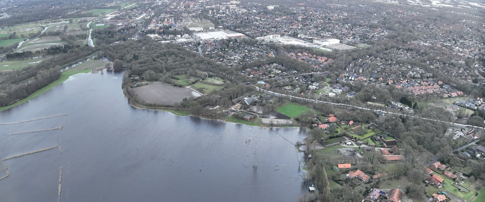 Blick auf Oldenburg Süd. Drohnenbild zur Hochwasserlage in Oldenburg, Stand 2. Januar 2024. Foto: Feuerwehr Oldenburg