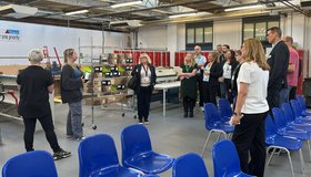 Bildungsdelegation beim Besuch im Kingston College. Foto: Stadt Oldenburg