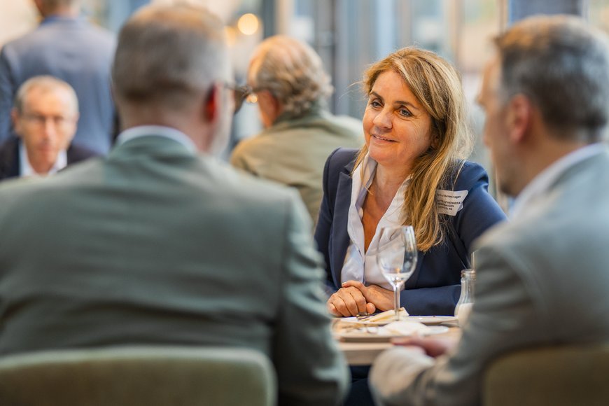 Das Netzwerken ist in vollem Gange. Foto: Imke Folkerts