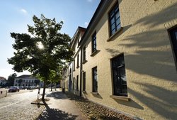 Sommersonne über dem Pferdemarkt. Foto: Hans-Jürgen Zietz Sommersonne über dem Pferdemarkt. Foto: Hans-Jürgen Zietz